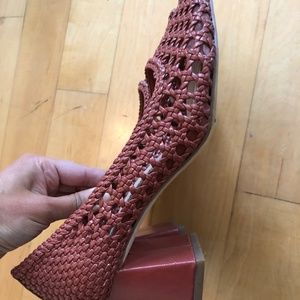 Zara cognac tan brown basketweave woven vegan leather heels pointy toe size 7